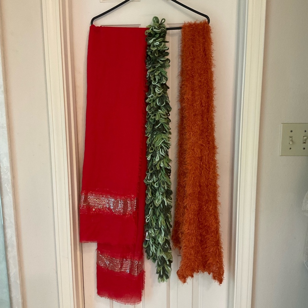 Lot of three scarves, red, orange and green. See measurements in photos.